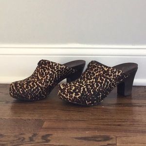 Dansko leopard print clogs